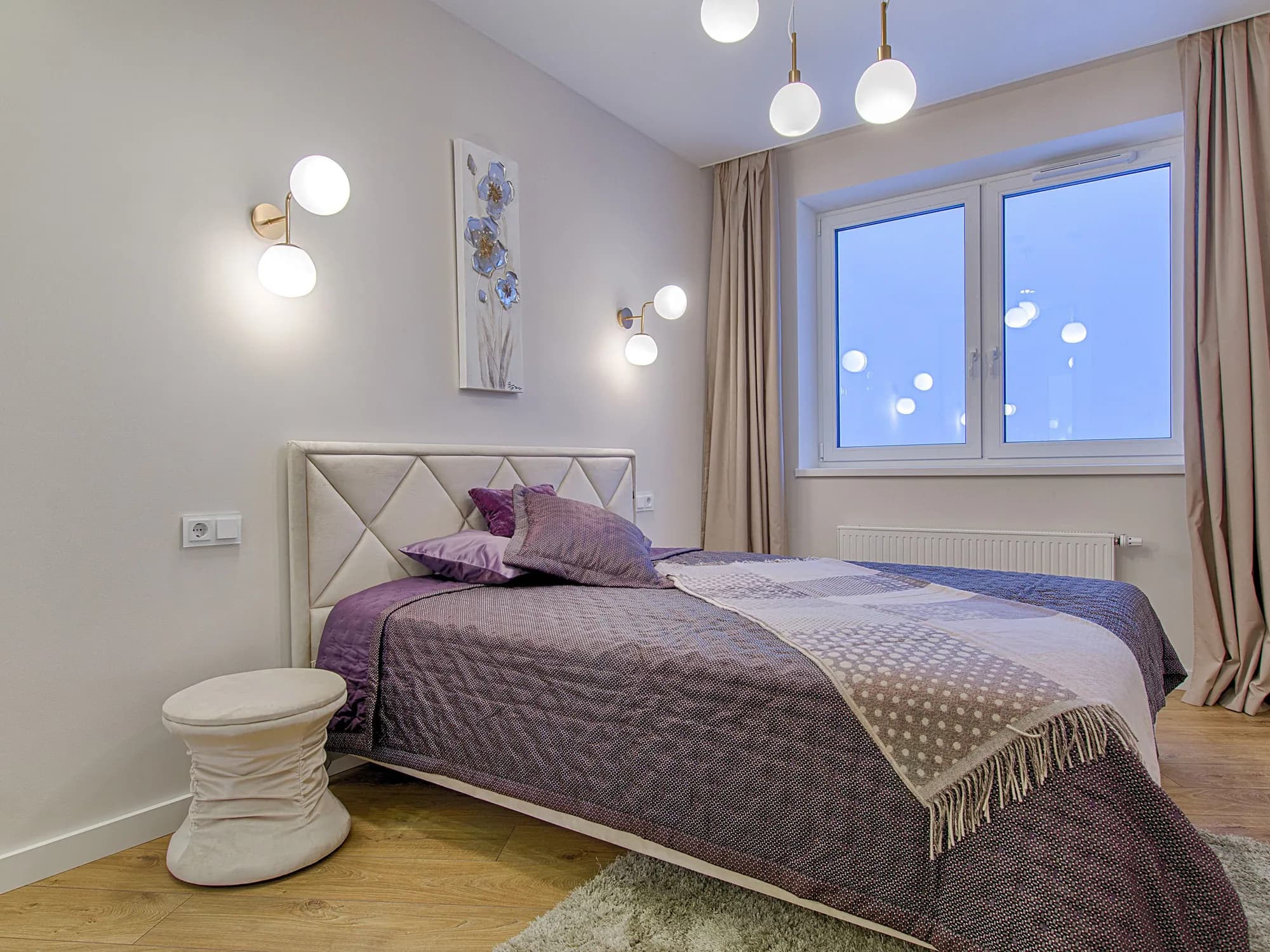Bedroom with upholstered headboard — design inspiration